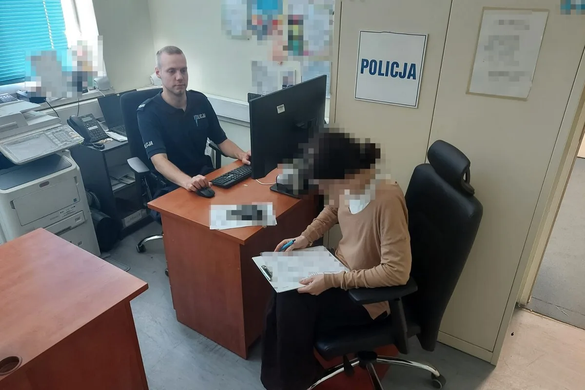 Kobieta przyjechała do komisariatu, aby sprawdzić trzeźwość. Okazała się pijana.