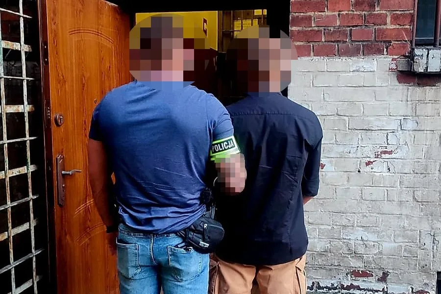 Mężczyzna poszukiwany listem gończym zatrzymany przez policję