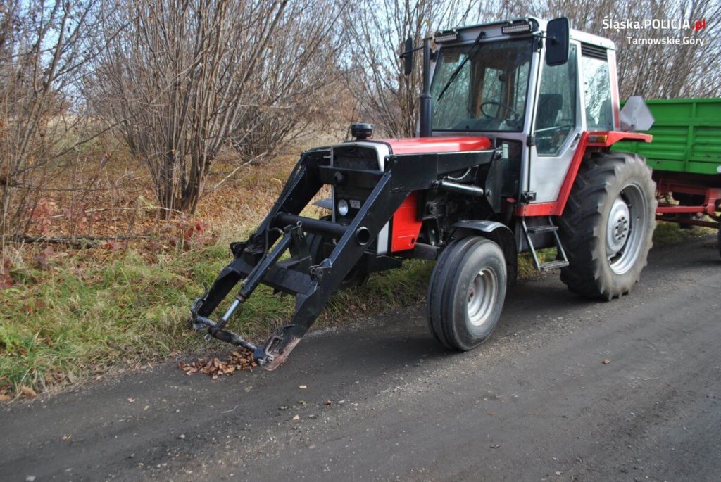 Zderzenie samochodu osobowego z traktorem w Tąpkowicach
